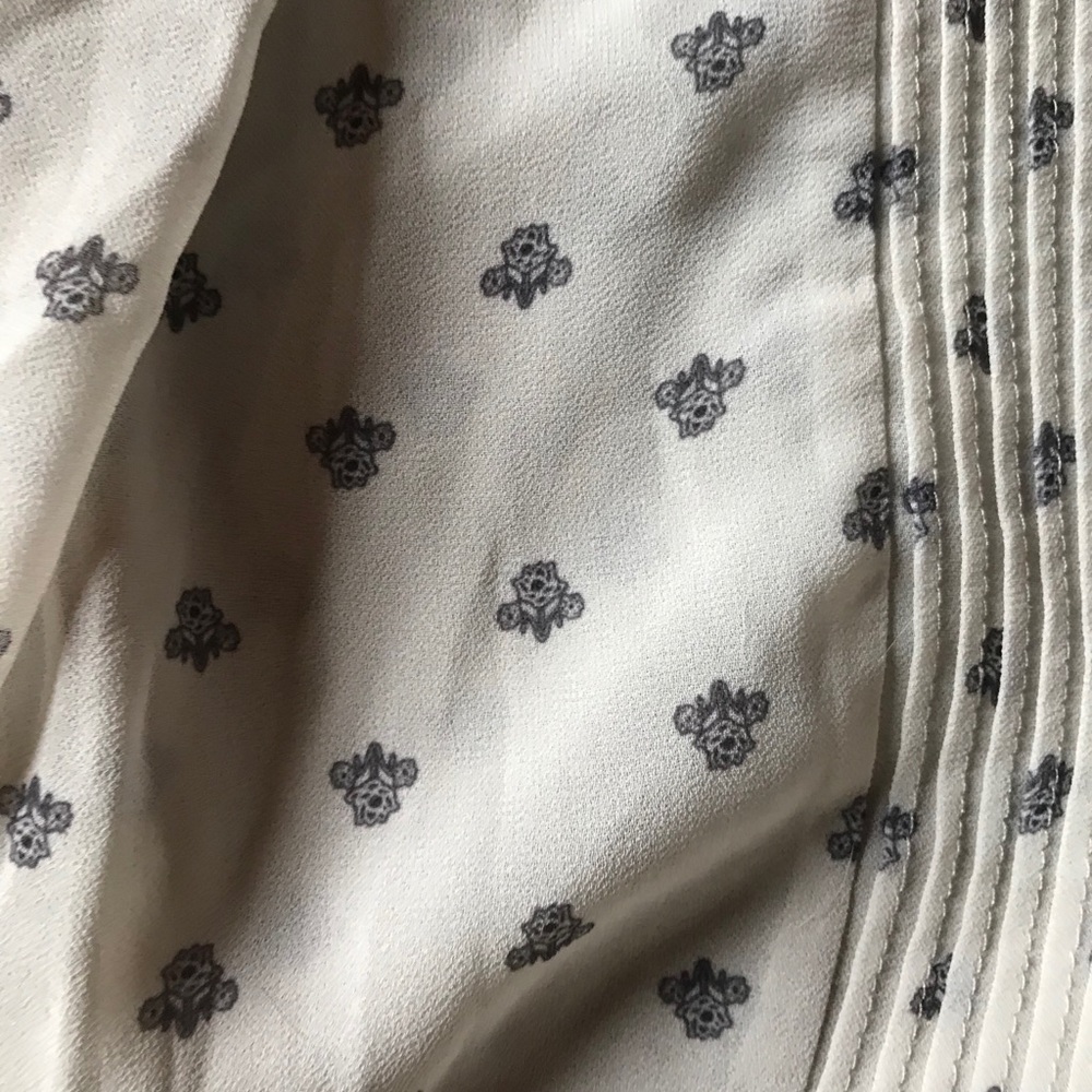 🌾 EUC 🌾 H&M B/W Ruffle Button Down - Picture 4 of 6